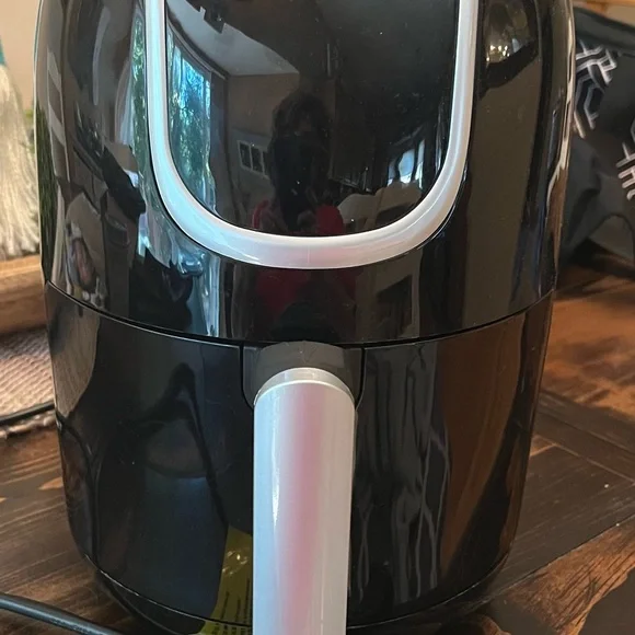 Brand new small PowerXL Air Fryer - Picture 1 of 11